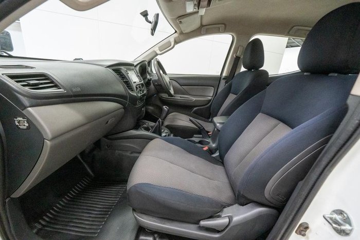 2017 Mitsubishi Triton GLX