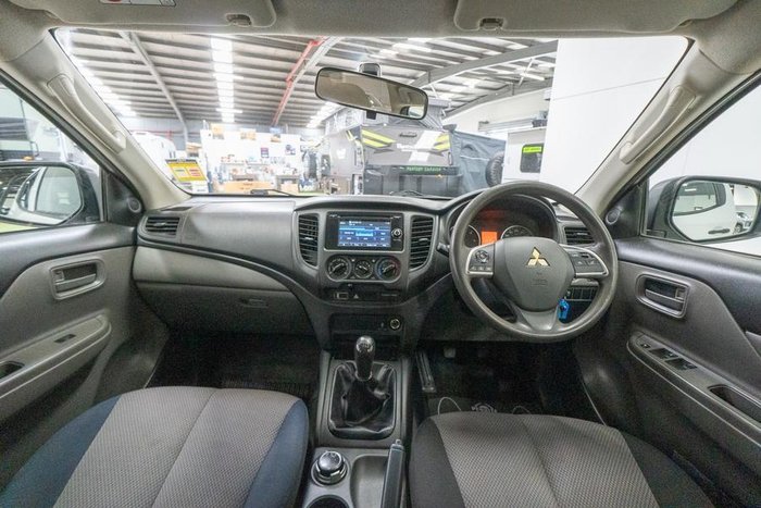 2017 Mitsubishi Triton GLX