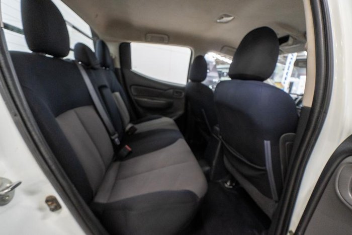 2017 Mitsubishi Triton GLX