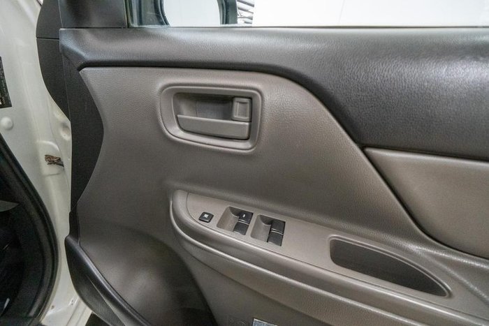 2017 Mitsubishi Triton GLX