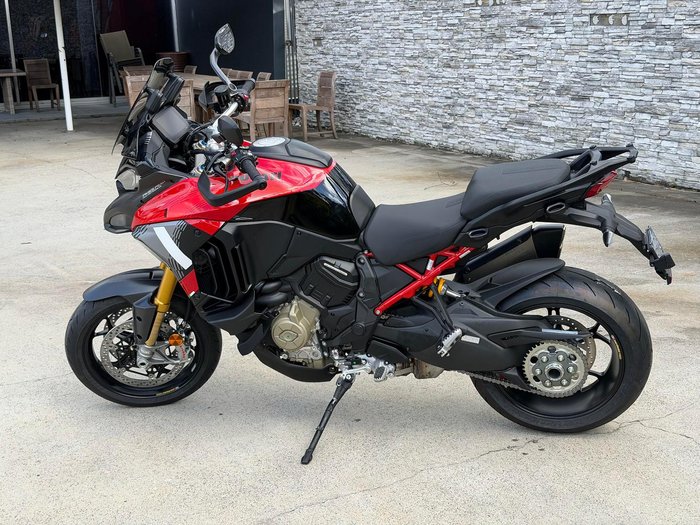 2025 Ducati Multistrada V4 Pikes Peak