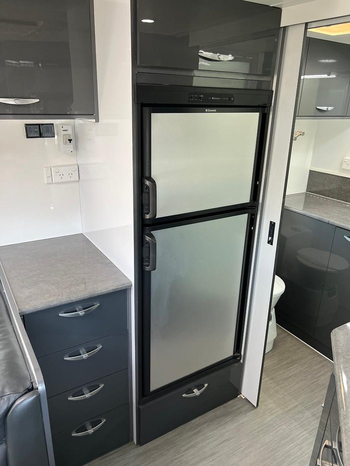 2015 Roma Elegance 21'