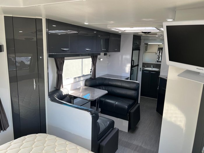 2015 Roma Elegance 21'