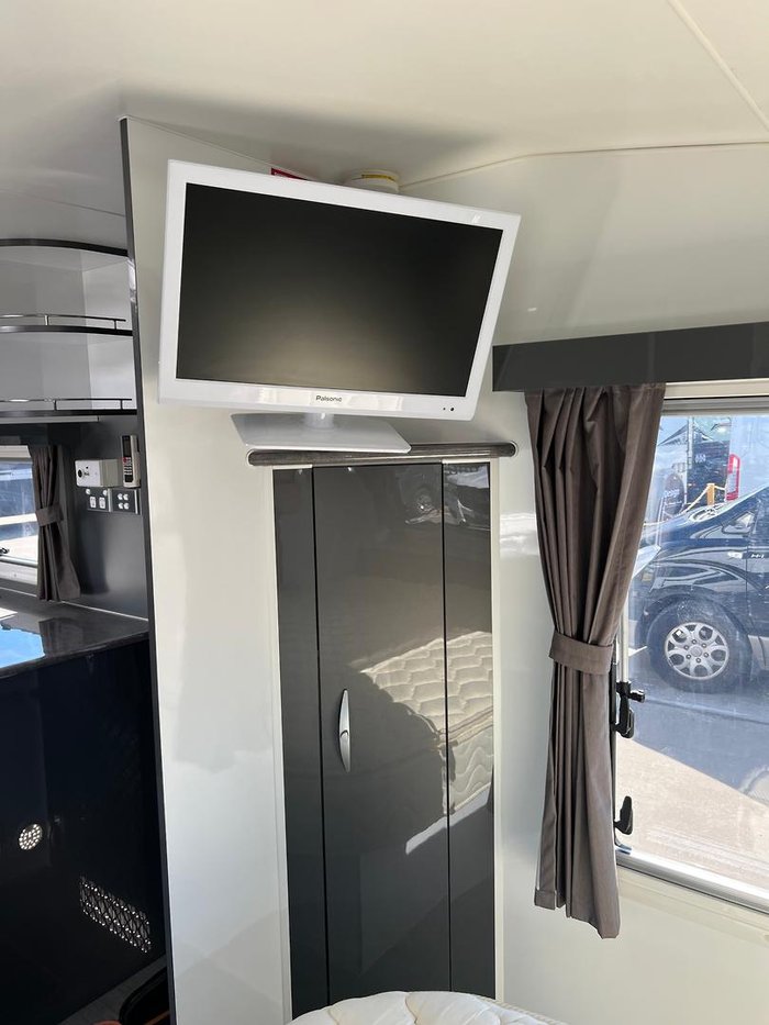 2015 Roma Elegance 21'