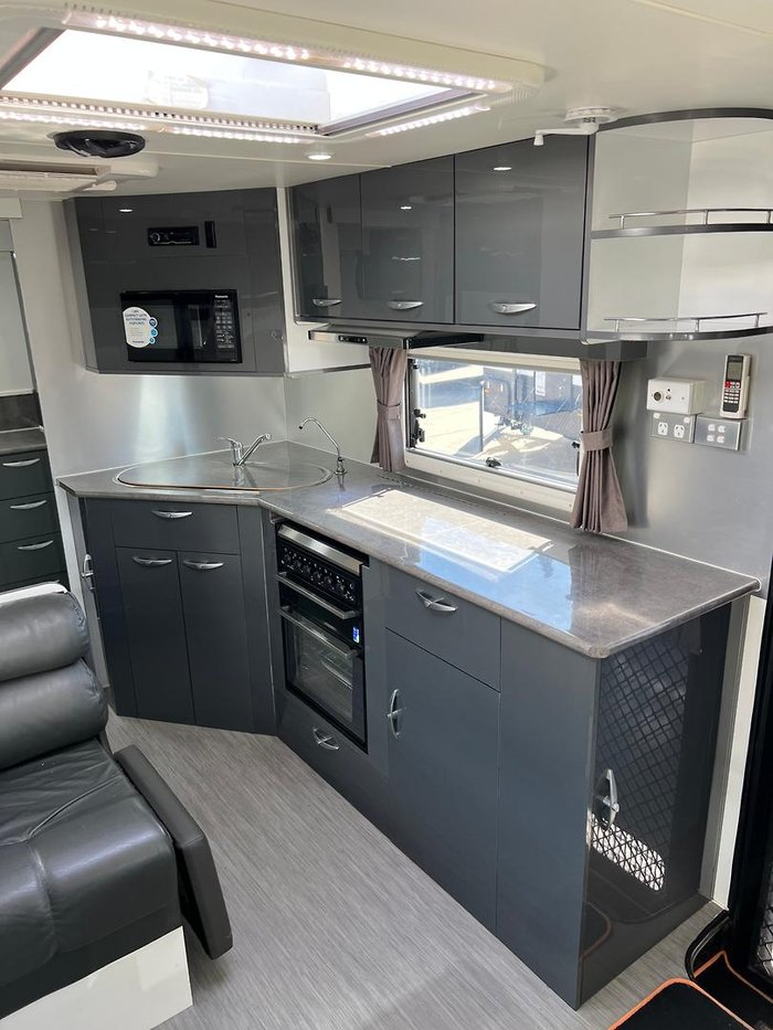 2015 Roma Elegance 21'