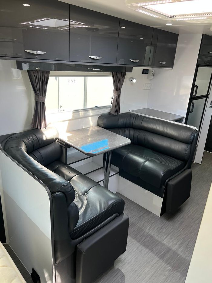 2015 Roma Elegance 21'