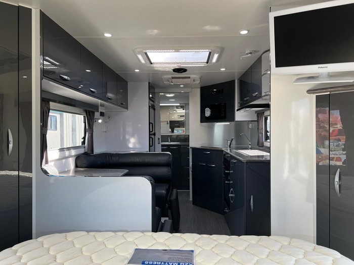 2015 Roma Elegance 21'