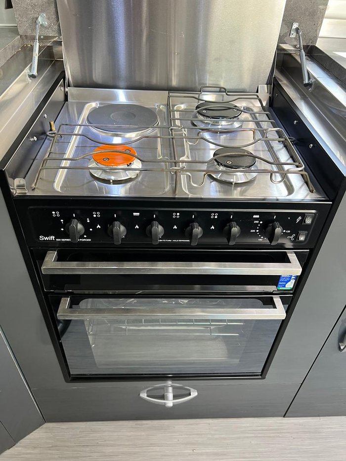 2015 Roma Elegance 21'