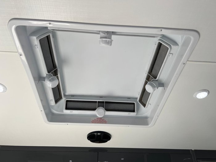 2015 Roma Elegance 21'