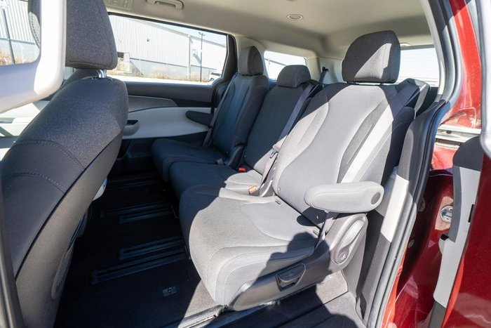 2023 Kia Carnival S
