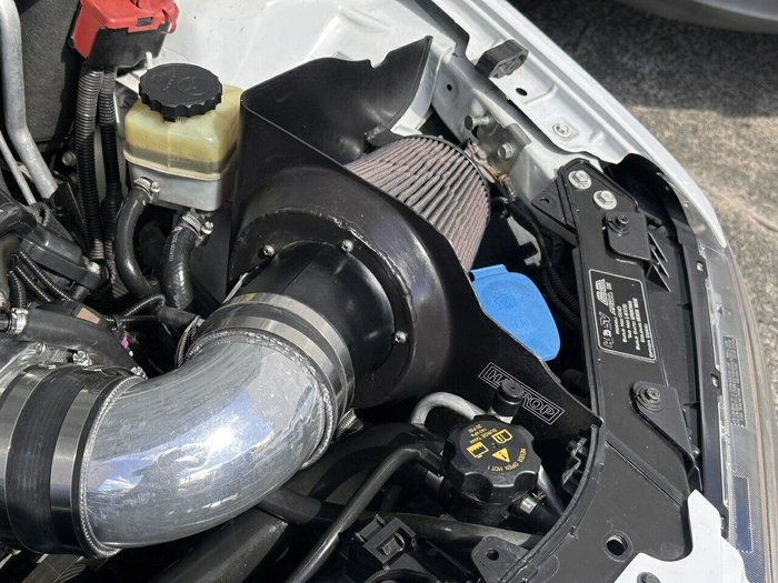 2009 Holden Special Vehicles Maloo R8 E Series MY09 Heron White