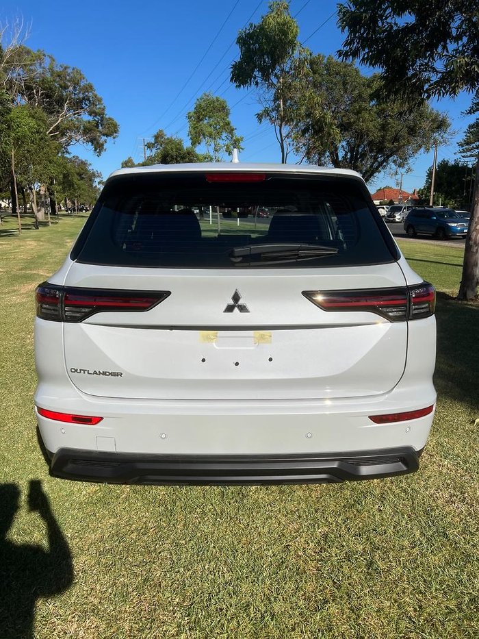 2025 Mitsubishi Outlander ES ZM MY25 White Diamond