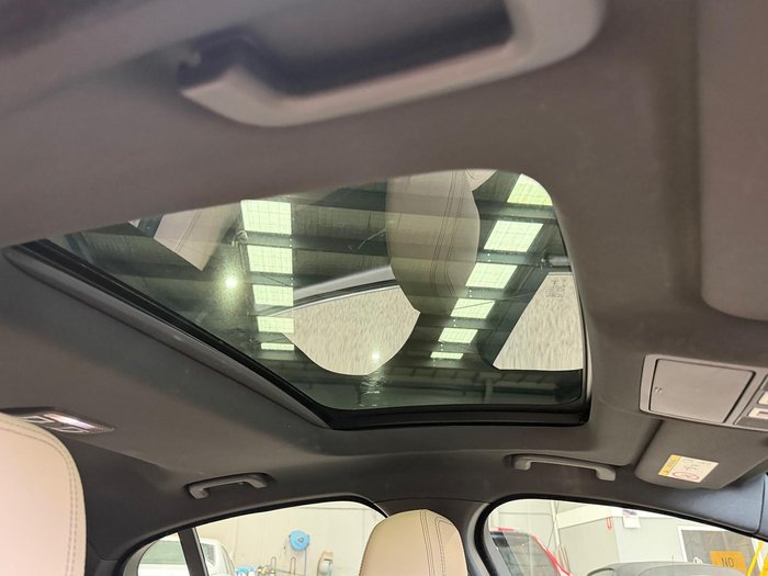 2016 Jaguar XE 20t Prestige X760 MY16 British Racing Green