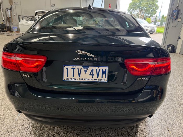 2016 Jaguar XE 20t Prestige X760 MY16 British Racing Green