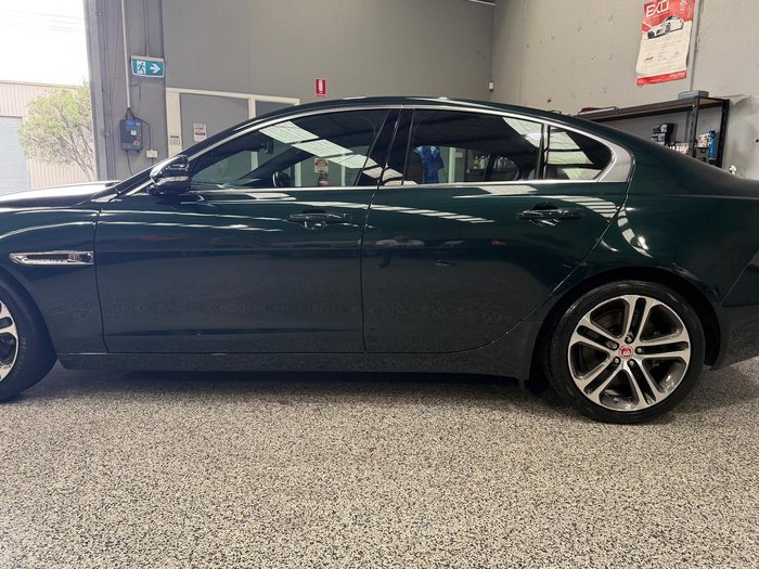 2016 Jaguar XE 20t Prestige X760 MY16 British Racing Green