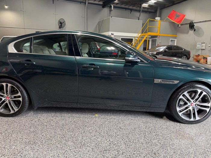 2016 Jaguar XE 20t Prestige X760 MY16 British Racing Green