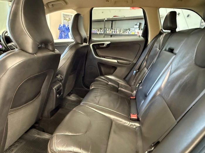 2012 Volvo XC60 T5 MY12 Black Sapphire