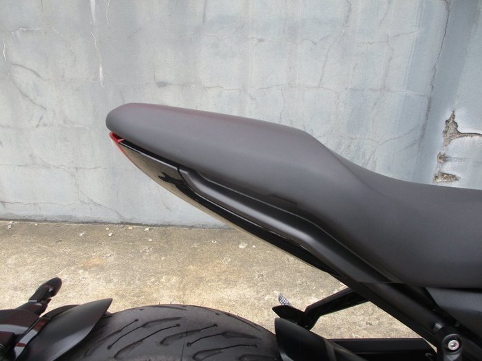 2025 Triumph TRIDENT 660 BLACK