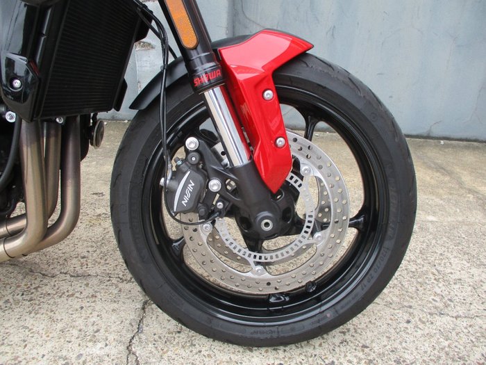 2025 Triumph TRIDENT 660 BLACK