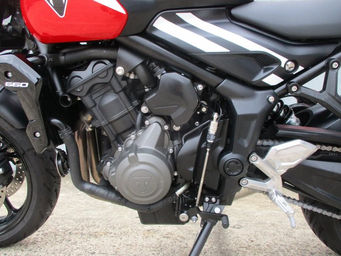 2025 Triumph TRIDENT 660 BLACK