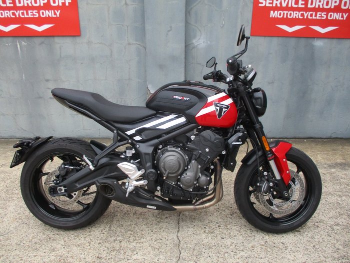 2025 Triumph TRIDENT 660 BLACK
