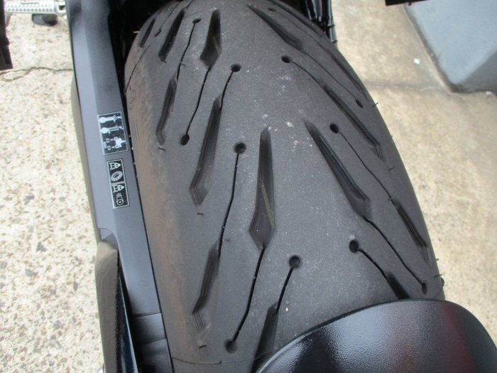 2025 Triumph TRIDENT 660 BLACK