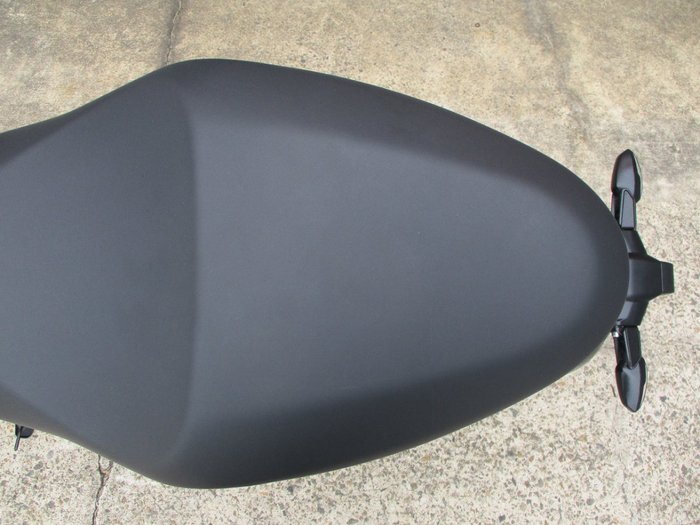 2025 Triumph TRIDENT 660 BLACK