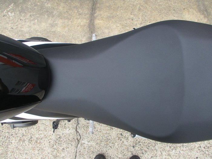 2025 Triumph TRIDENT 660 BLACK