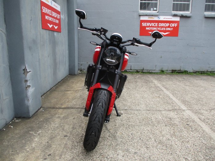 2025 Triumph TRIDENT 660 BLACK