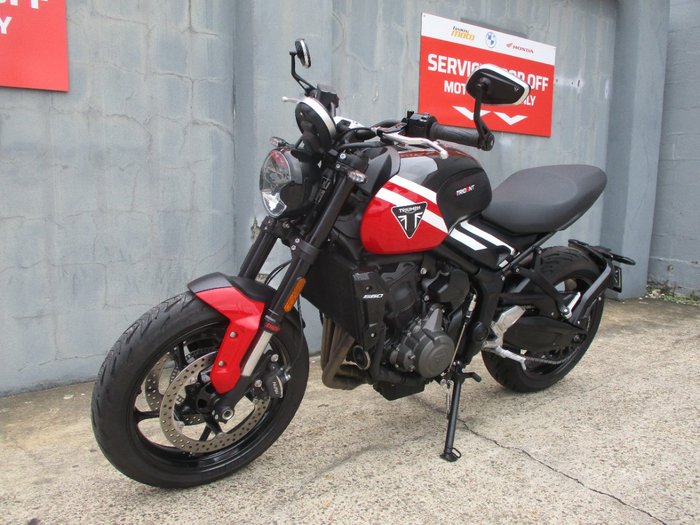 2025 Triumph TRIDENT 660 BLACK