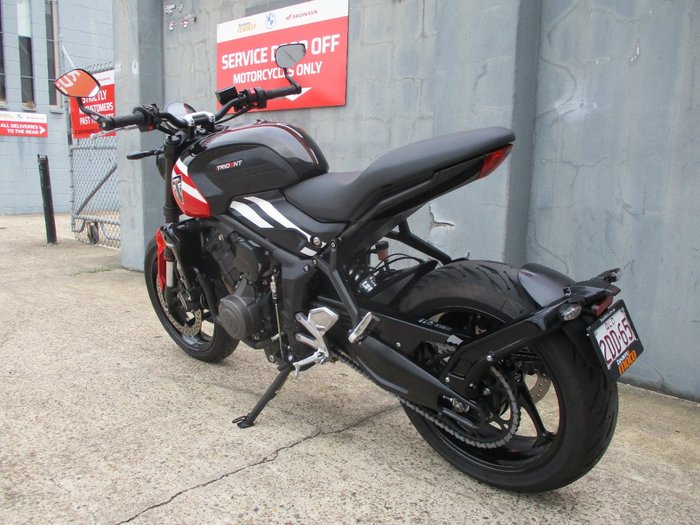 2025 Triumph TRIDENT 660 BLACK