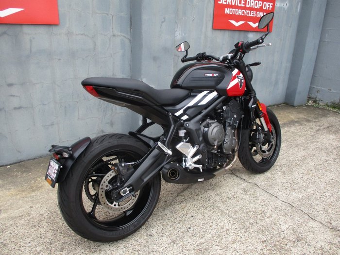 2025 Triumph TRIDENT 660 BLACK