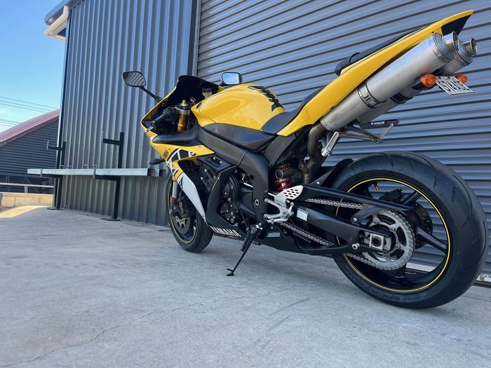 2006 Yamaha YZF-R1 R1 Yellow