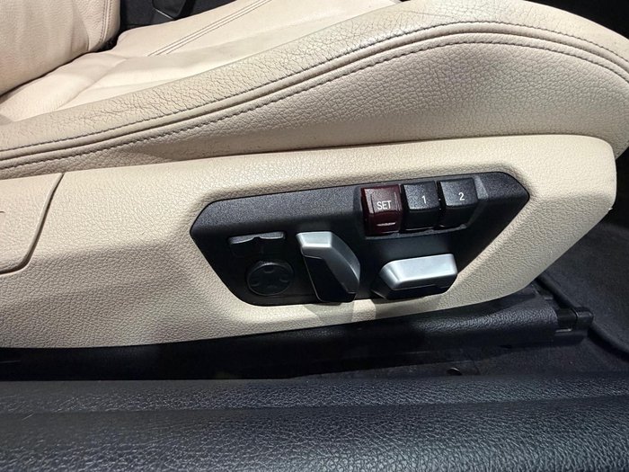 2016 BMW 2 Series 220i Luxury Line F22 Black Sapphire