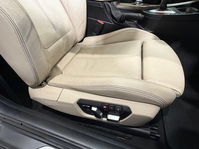 2016 BMW 2 Series 220i Luxury Line F22 Black Sapphire