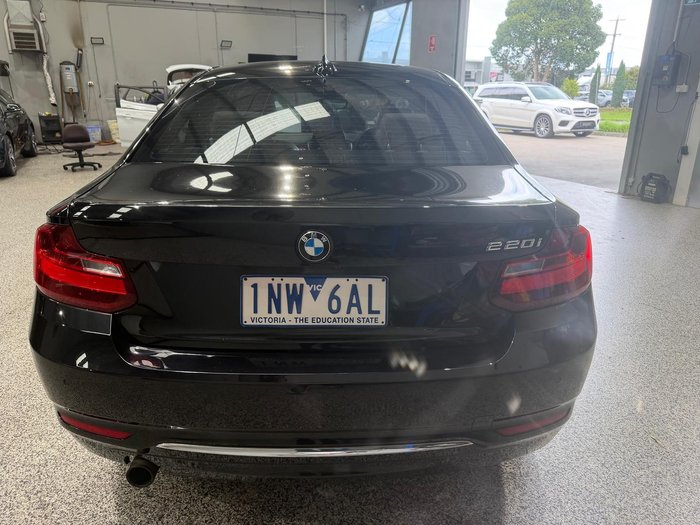 2016 BMW 2 Series 220i Luxury Line F22 Black Sapphire