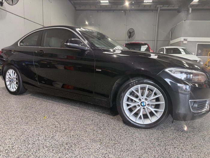 2016 BMW 2 Series 220i Luxury Line F22 Black Sapphire