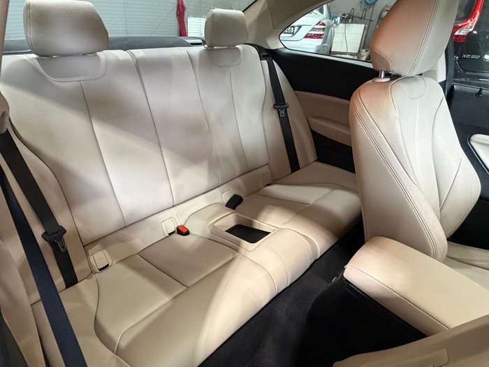 2016 BMW 2 Series 220i Luxury Line F22 Black Sapphire