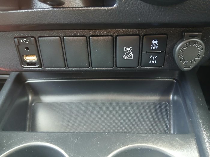 2022 Toyota Hilux SR