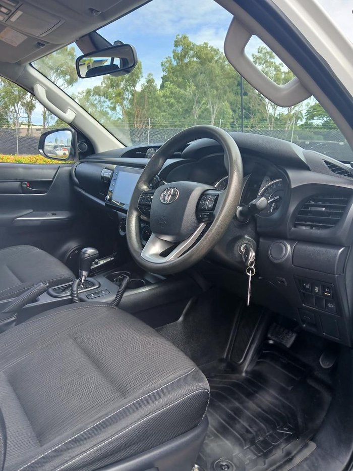 2022 Toyota Hilux SR