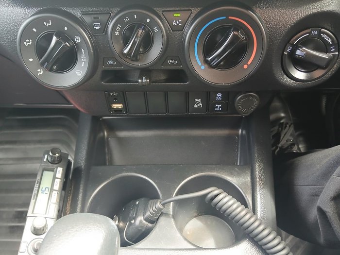 2022 Toyota Hilux SR