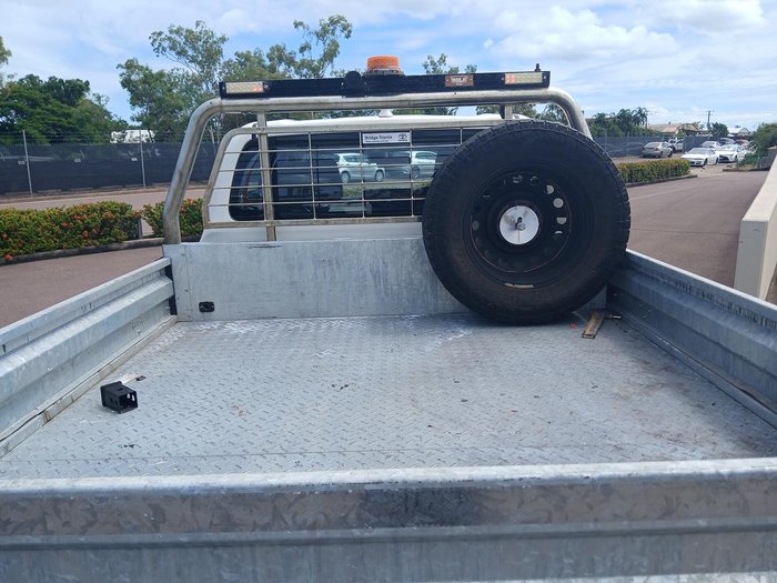 2022 Toyota Hilux SR