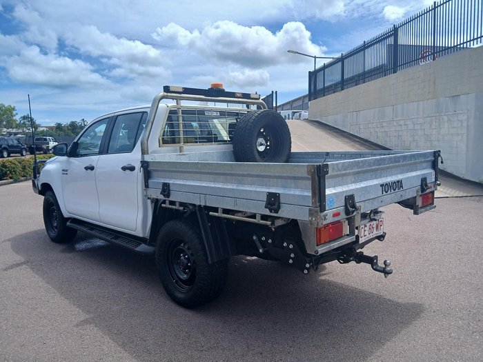2022 Toyota Hilux SR