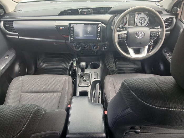 2022 Toyota Hilux SR