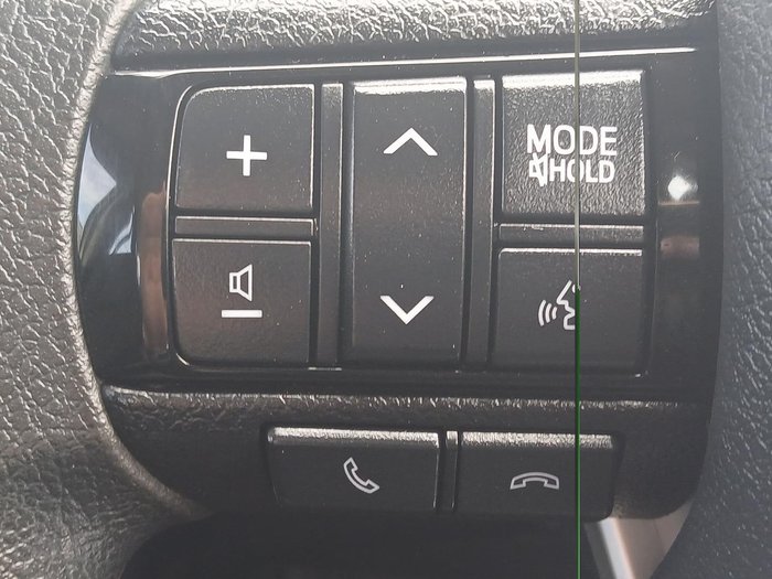 2022 Toyota Hilux SR