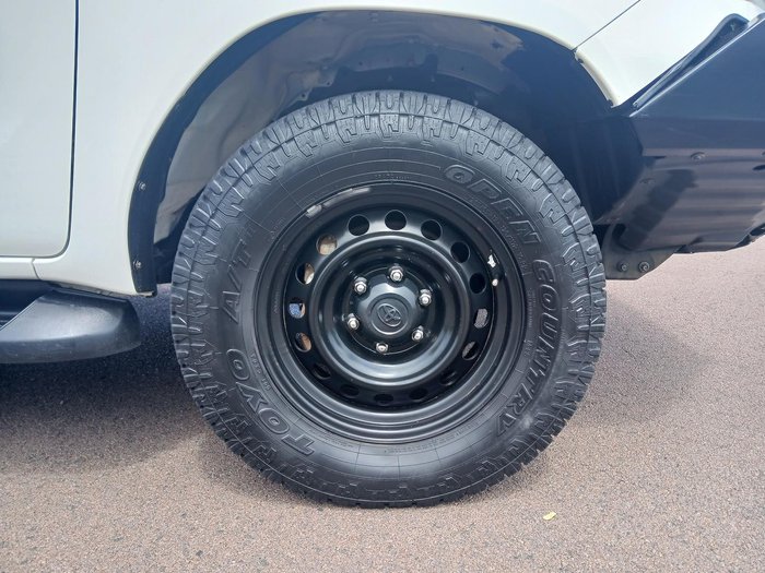 2022 Toyota Hilux SR