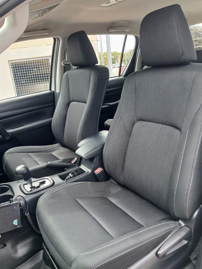 2022 Toyota Hilux SR