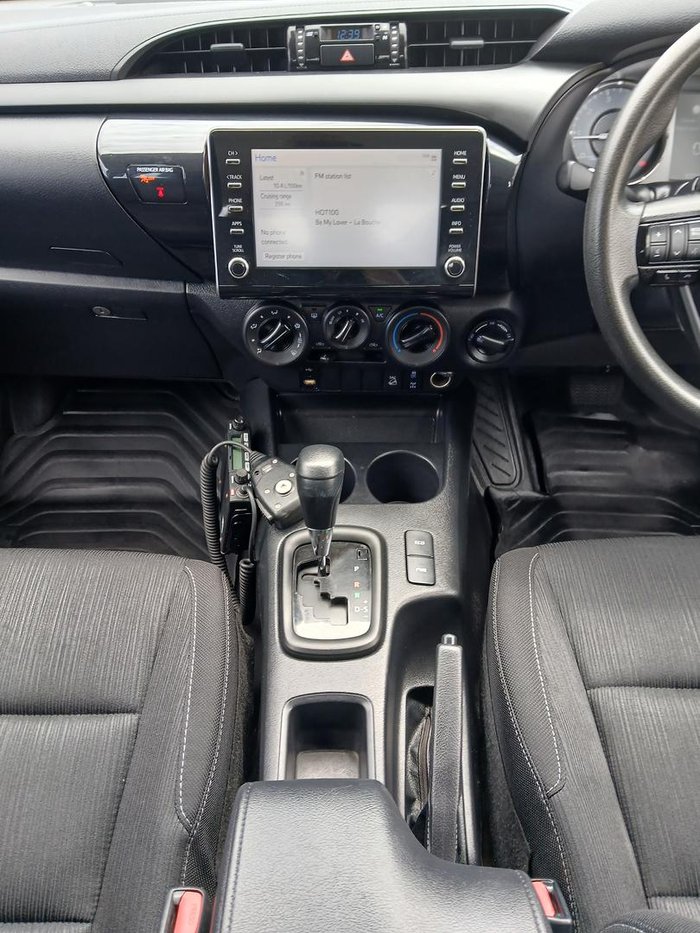 2022 Toyota Hilux SR