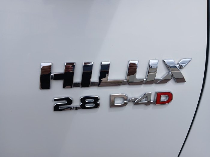 2022 Toyota Hilux SR
