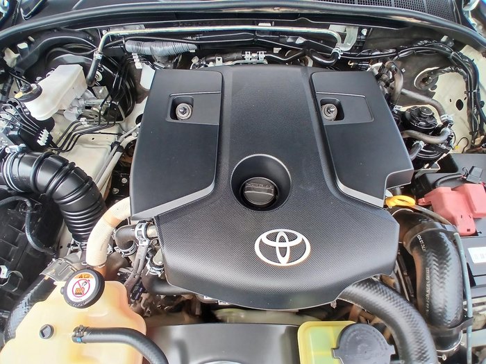 2022 Toyota Hilux SR